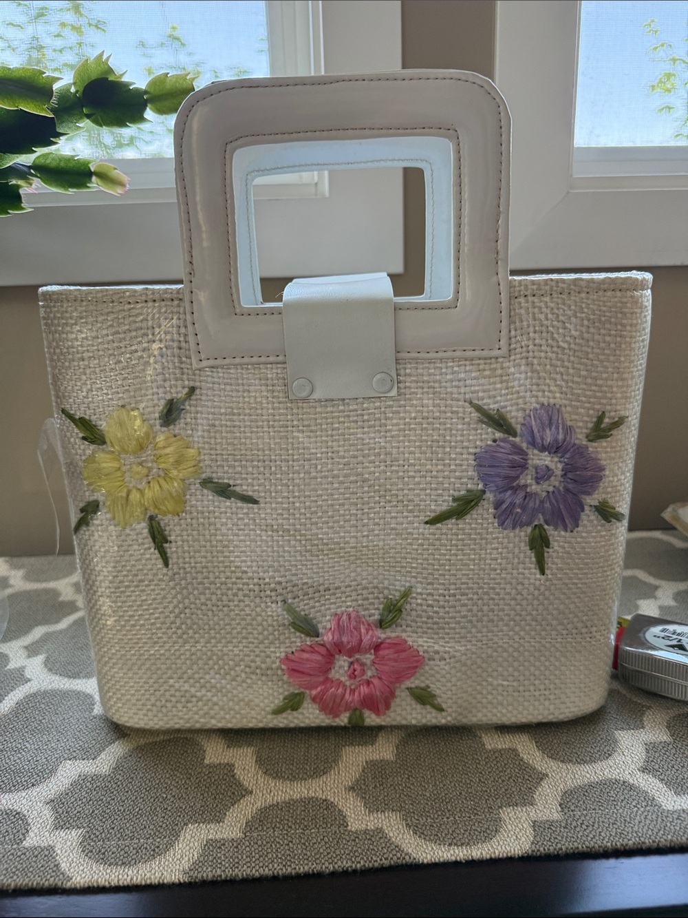 Vintage unused purse 1950’s 1960’s? White woven rafia, vinyl trim, floral - Picture 5 of 10